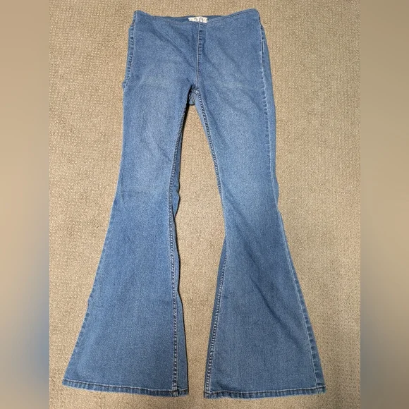 We The Free Mid Rise Bell Bottom Super Flare Jeans Womens 30 Pull On Boho Denim - Picture 1 of 10